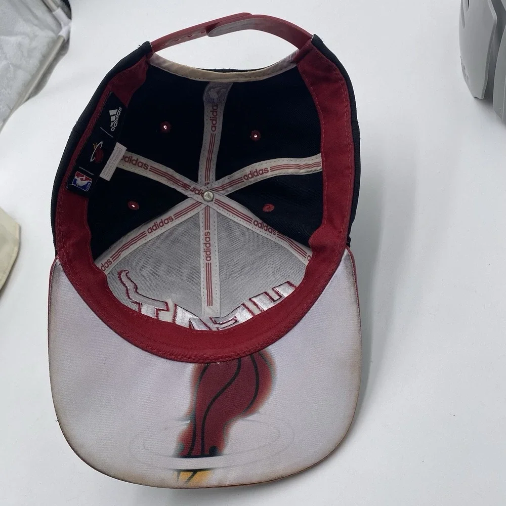 Miami Heat Hat‎ Throwback Adidas SnapBack Spellout Black Cleaned